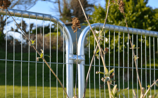 Fence example 2