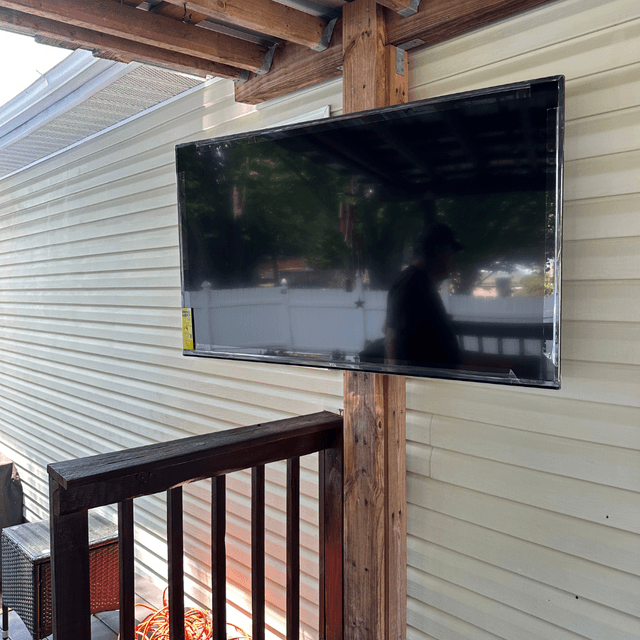 TV mounting example 4